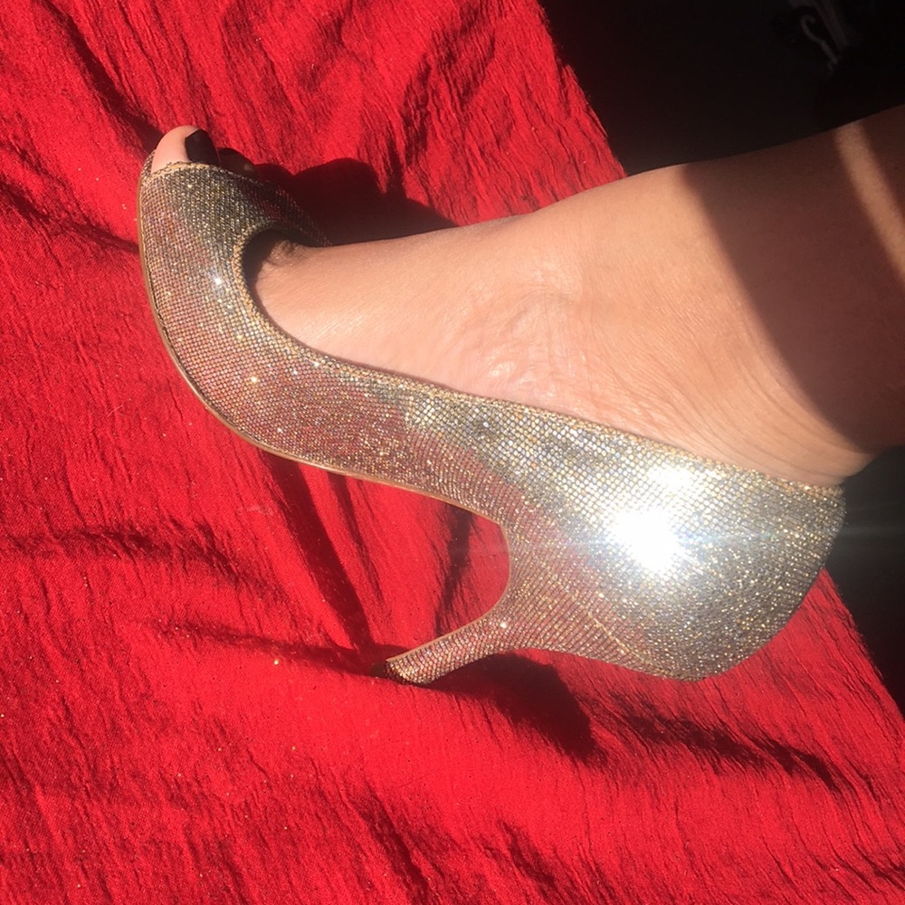 Gorgeous Golden Heels ✨